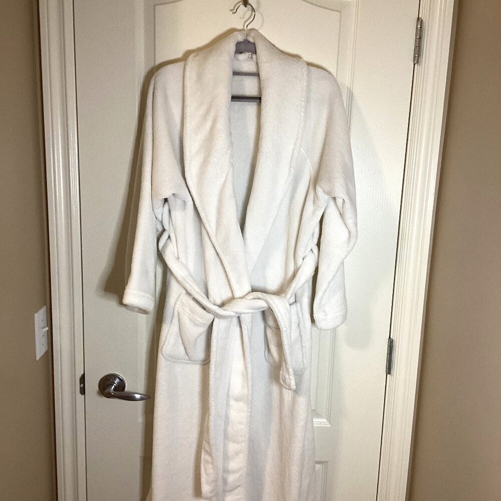 Pottery Barn Women's White Plush Bath Robe Bathrobe Size S